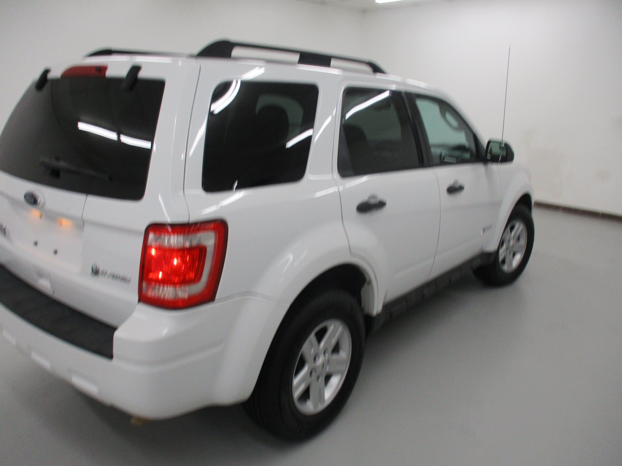 Used 2010 Ford Escape 4WD Hybrid image 2