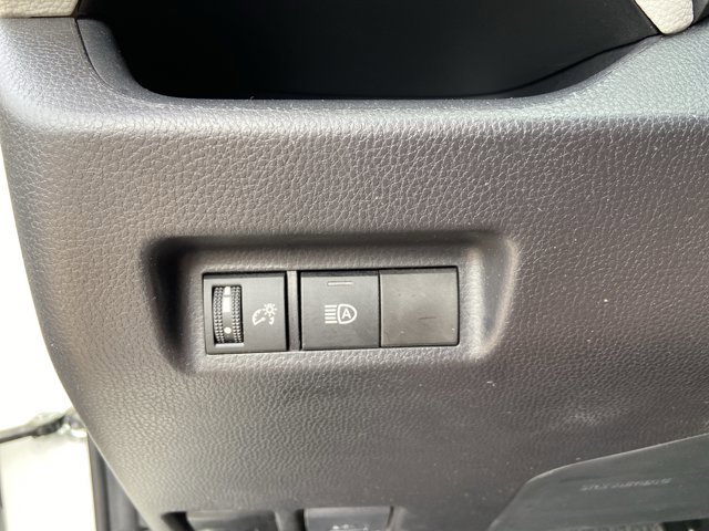 Used 2025 Toyota RAV4 XLE FWD image 44