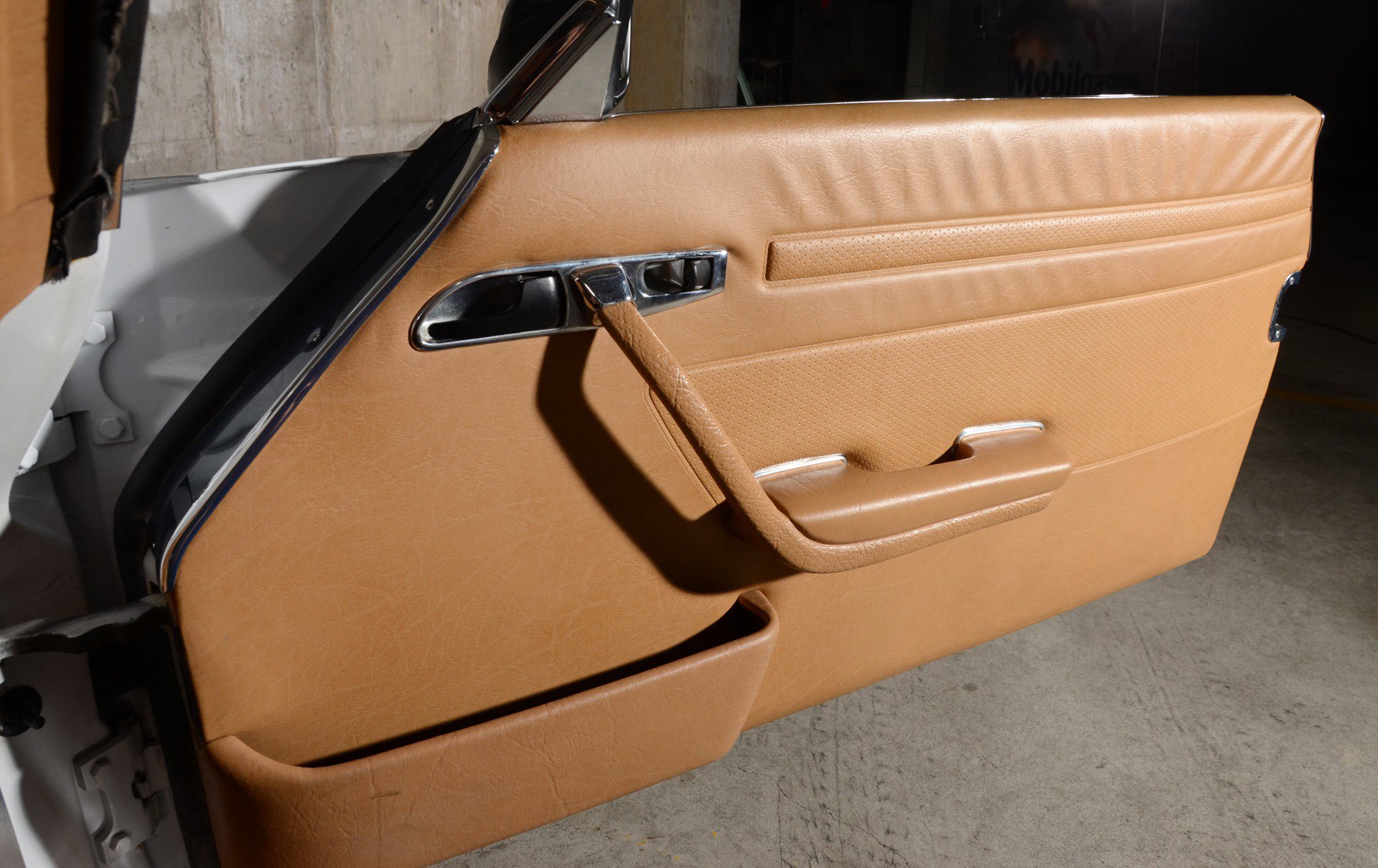 Used 1987 Mercedes-Benz 560 SL image 23