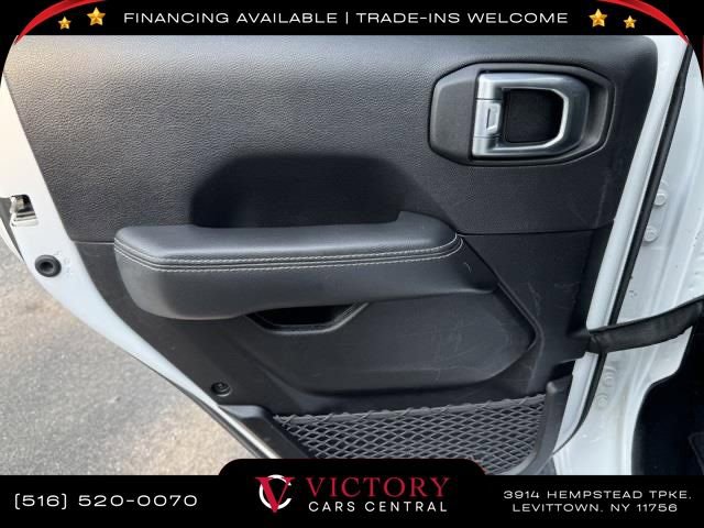 Used 2023 Jeep Wrangler Sahara image 13