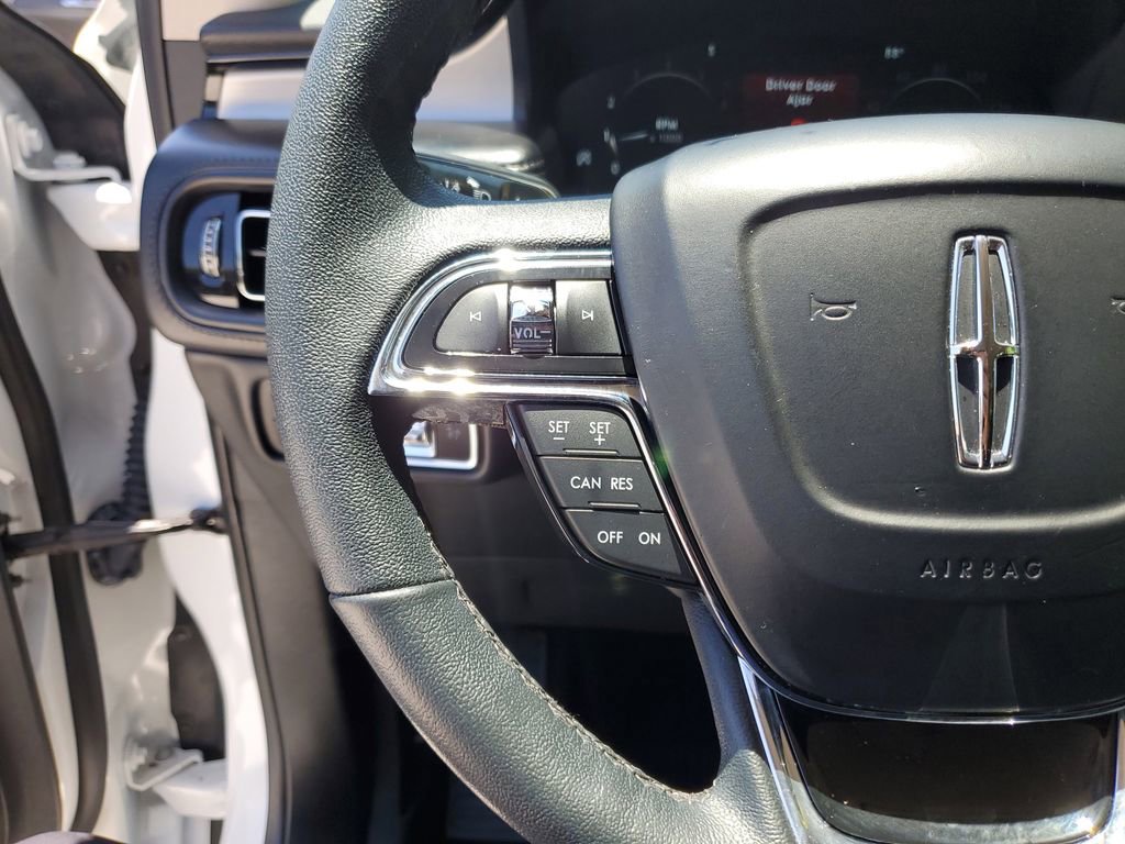 Used 2023 Lincoln Nautilus FWD w/ Premium Package image 24