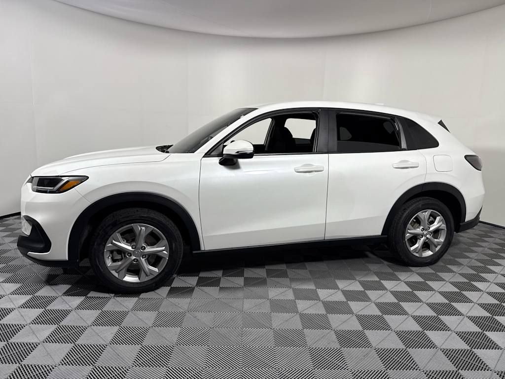 Used 2023 Honda HR-V LX image 3