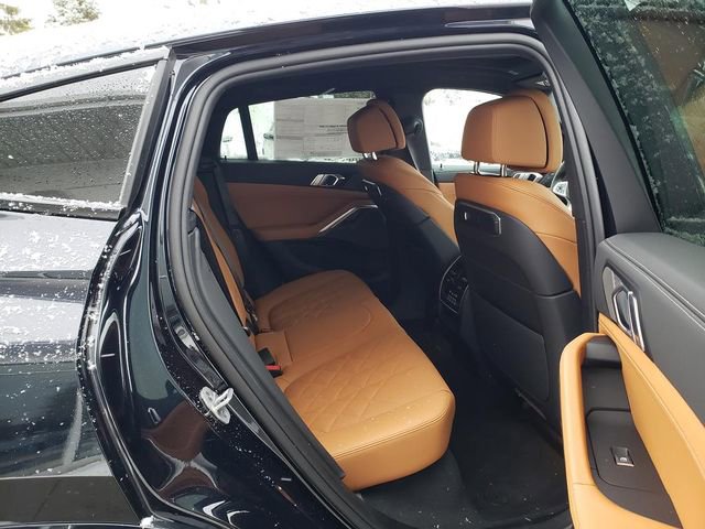 New 2026 BMW X6 xDrive40i w/ Climate Comfort Package image 15