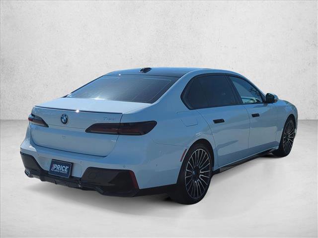 Used 2024 BMW 740i w/ Premium Package 2 RWD image 5