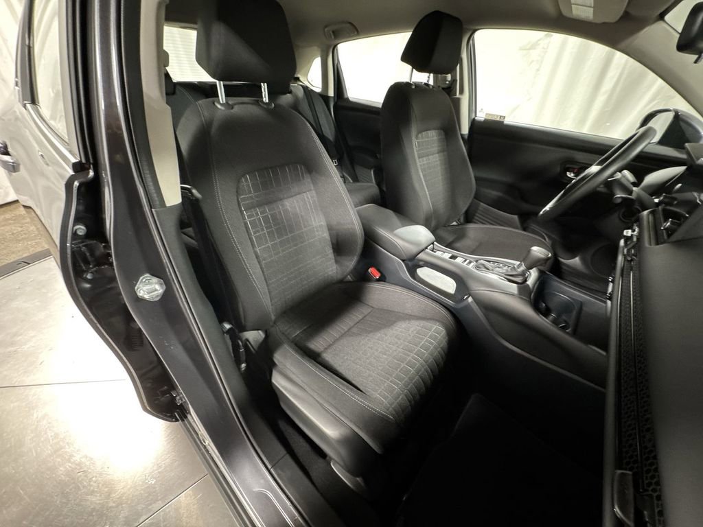 Used 2023 Honda HR-V LX image 29