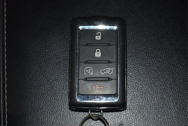 Used 2023 Jeep Grand Cherokee Limited AWD/4WD image 19
