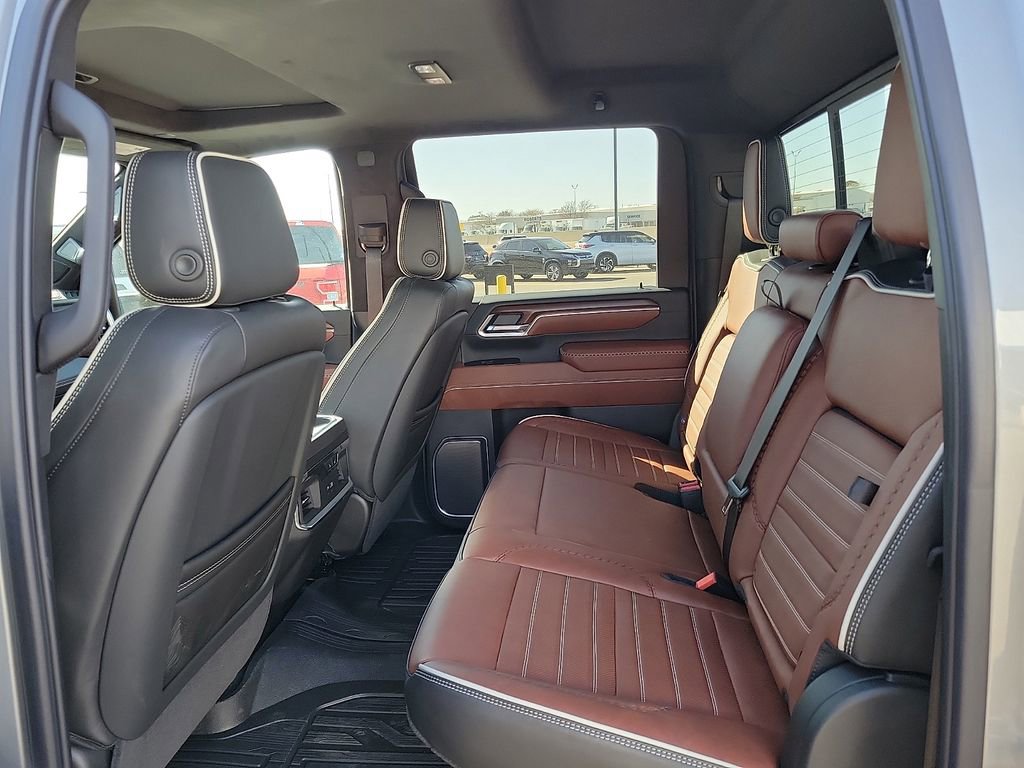 Used 2026 GMC Sierra 2500 Denali Ultimate image 8