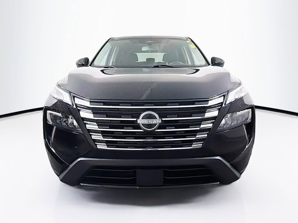 Used 2024 Nissan Rogue SV FWD image 2