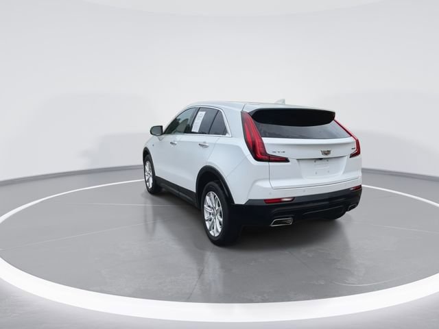 Used 2023 Cadillac XT4 Luxury w/ Cold Weather Package image 9