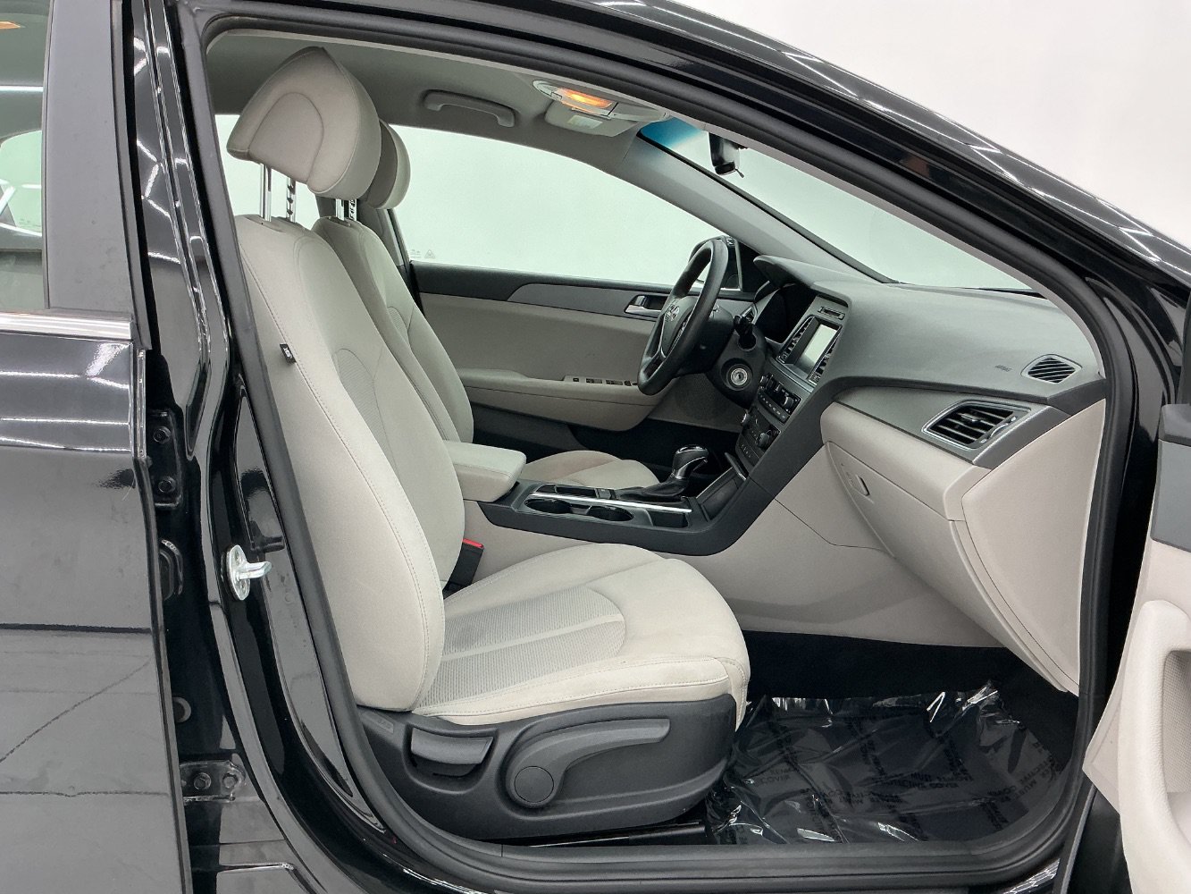 Used 2017 Hyundai Sonata SE FWD image 15