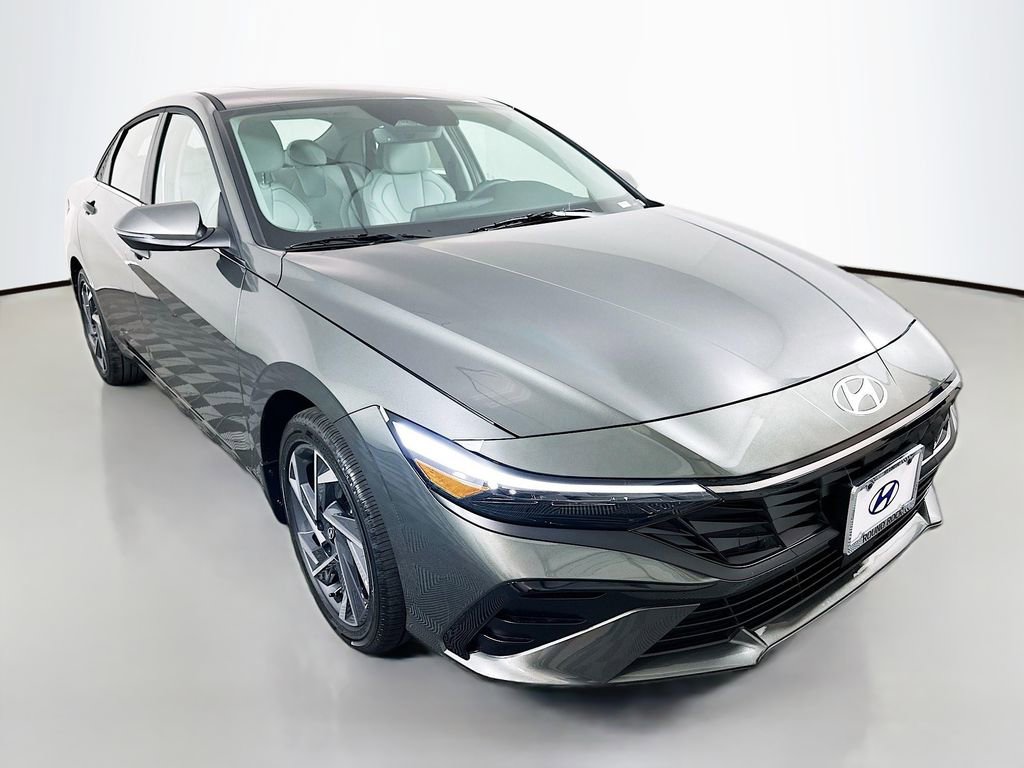 New 2026 Hyundai Elantra Limited image 3