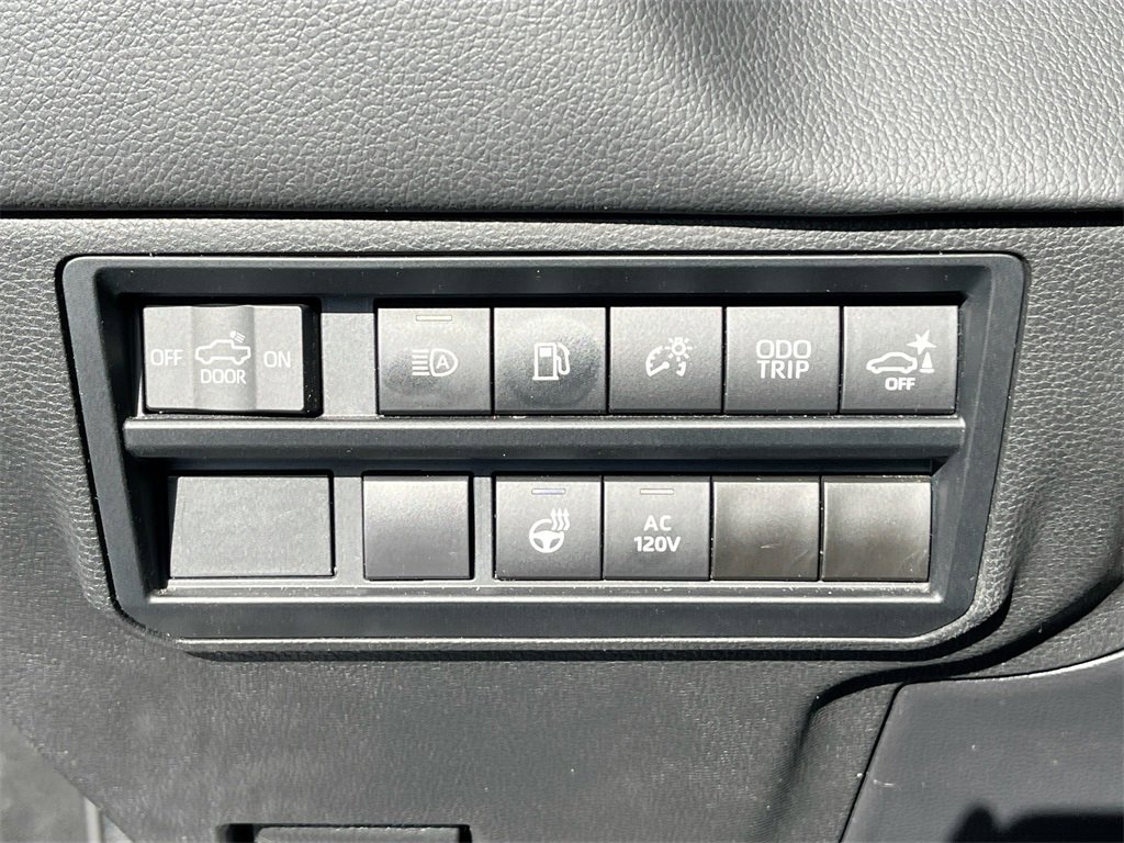 Used 2022 Toyota Tundra Limited image 9