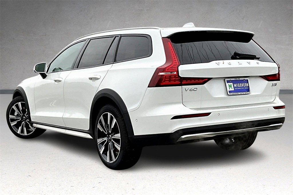 New 2026 Volvo V60 B5 Cross Country Ultra w/ Climate Package image 3