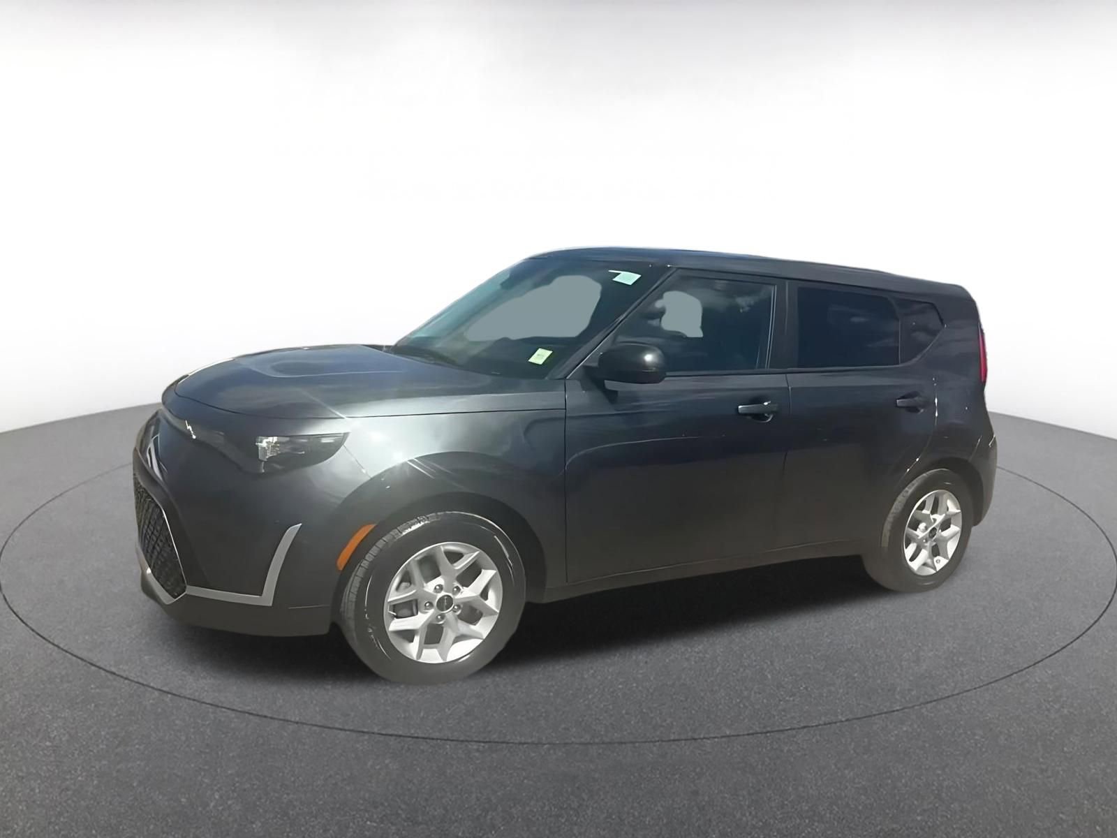 Used 2025 Kia Soul LX w/ LX Technology Package FWD image 7