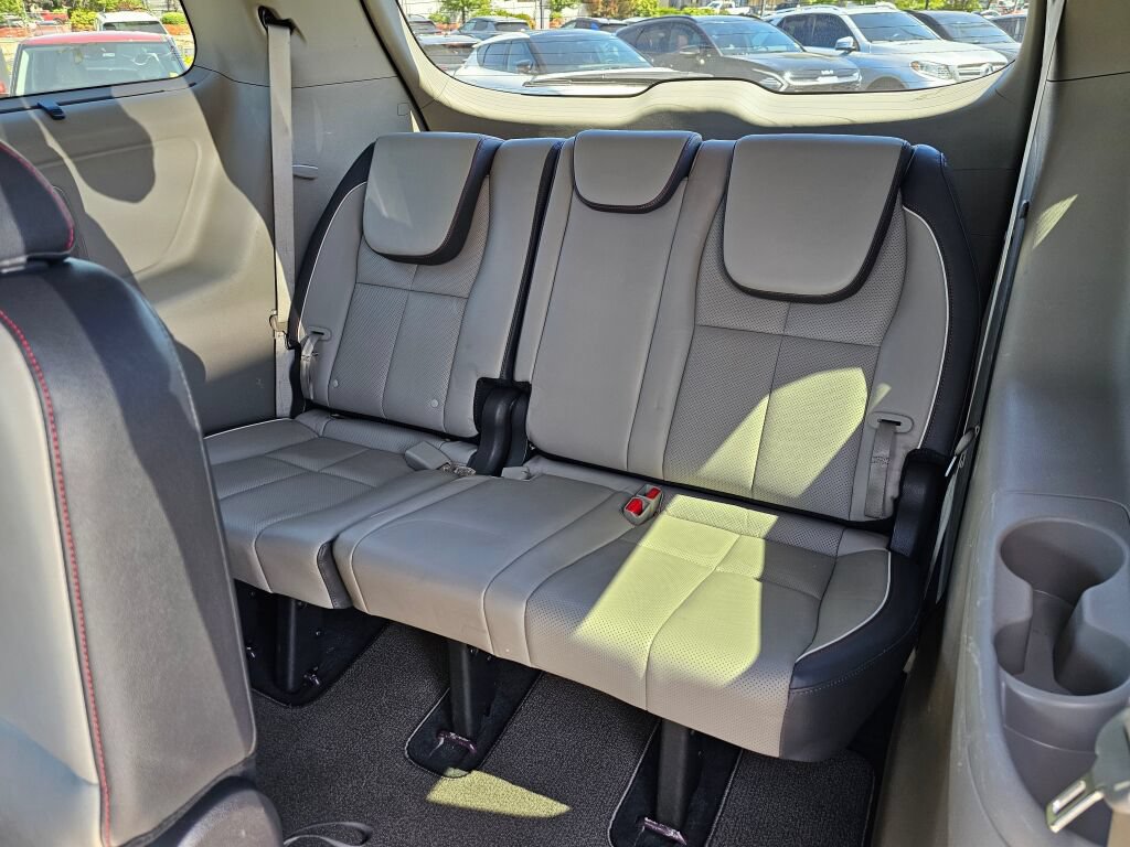 Used 2017 Kia Sedona LX w/ LX Essentials Premium Package FWD image 22
