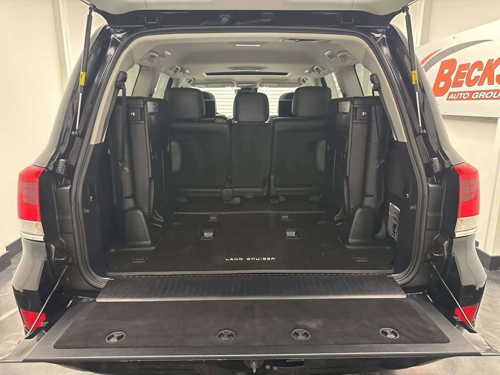 Used 2016 Toyota Land Cruiser AWD/4WD image 34