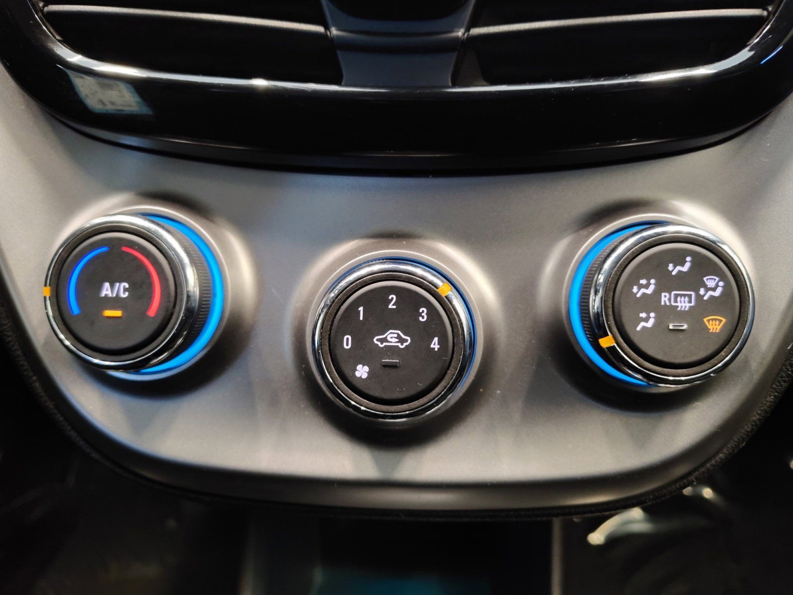 Used 2018 Chevrolet Spark LS image 17