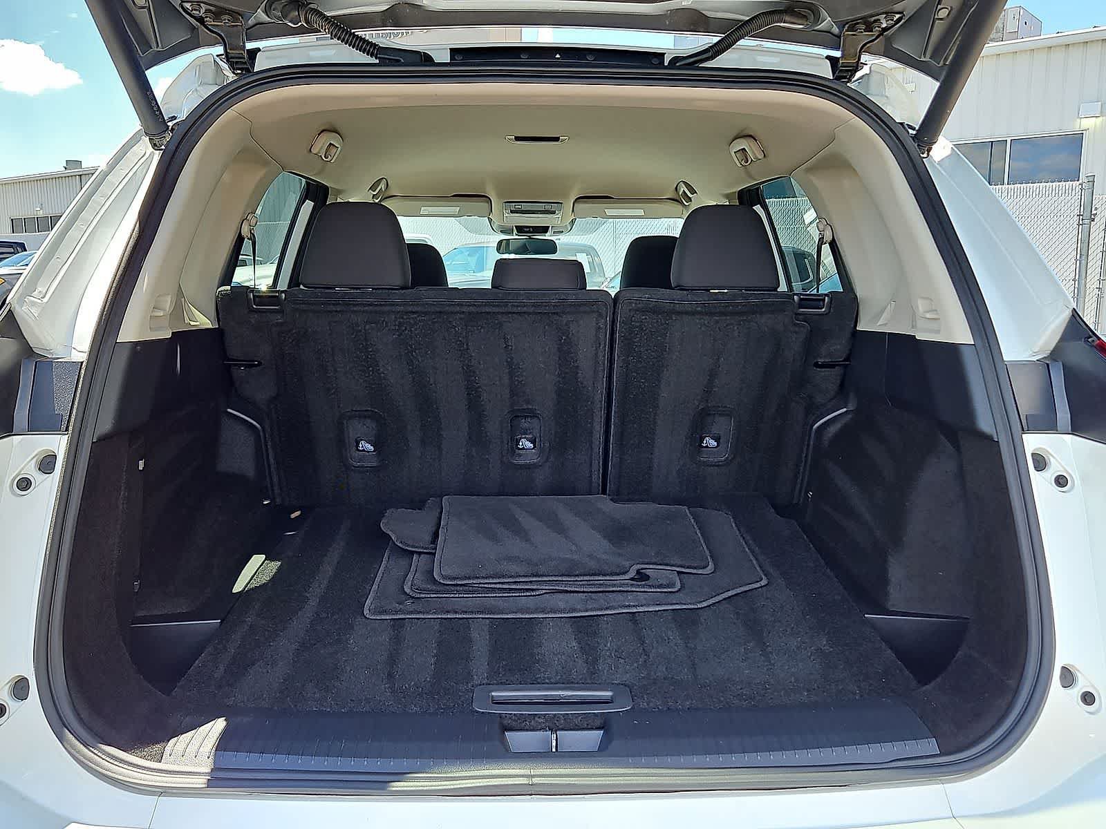 Used 2025 Nissan Rogue SV AWD/4WD image 28