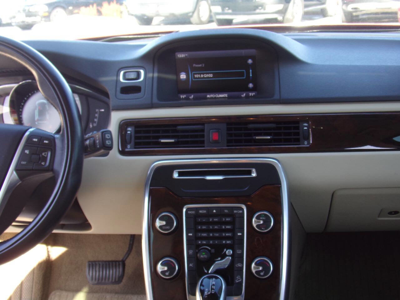 Used 2014 Volvo XC70 3.2 w/ Climate Package image 31