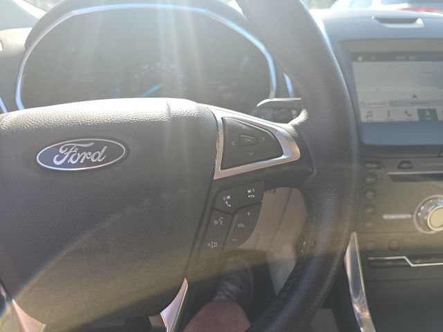 Used 2019 Ford Edge Titanium w/ Equipment Group 301A FWD image 17