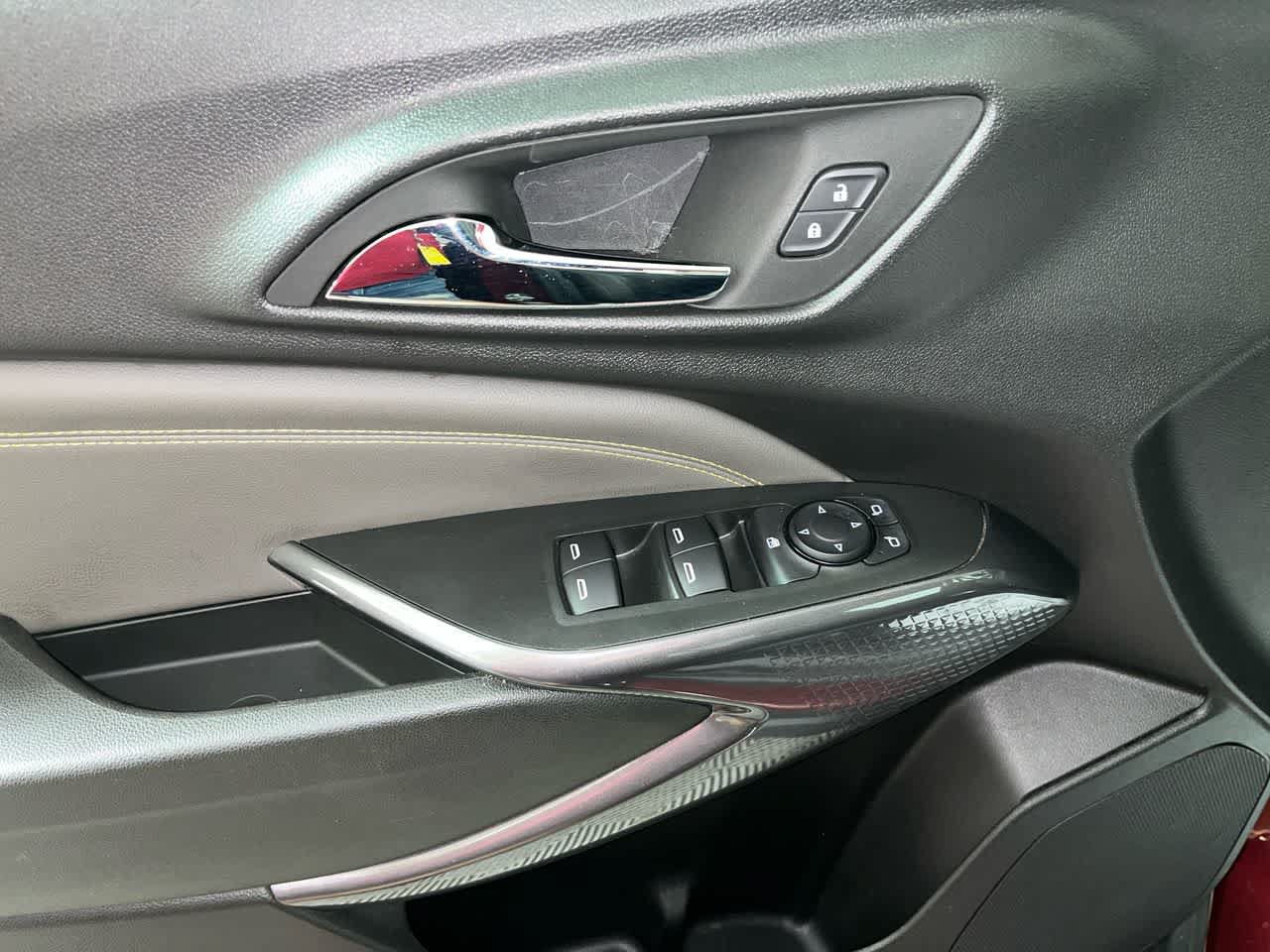 Used 2024 Chevrolet Trax ACTIV w/ Sunroof Package FWD image 13