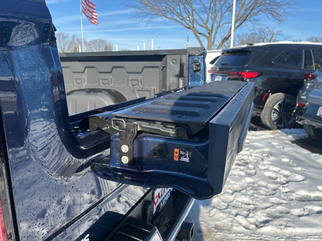 Used 2023 GMC Sierra 1500 SLT w/ SLT Premium Package image 12