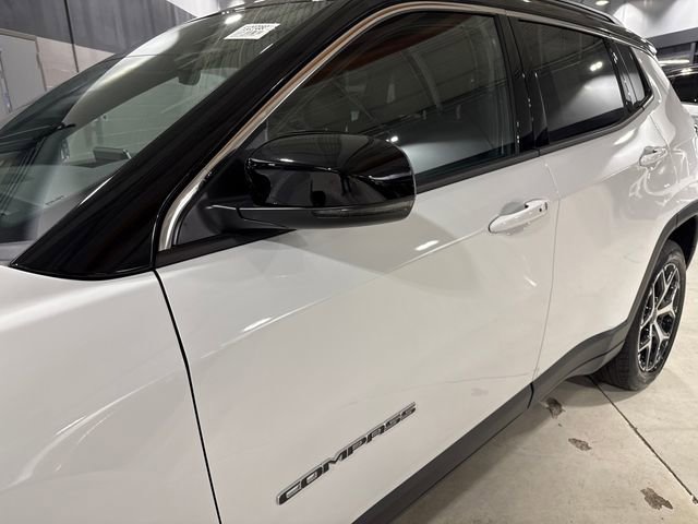 New 2025 Jeep Compass Limited image 4