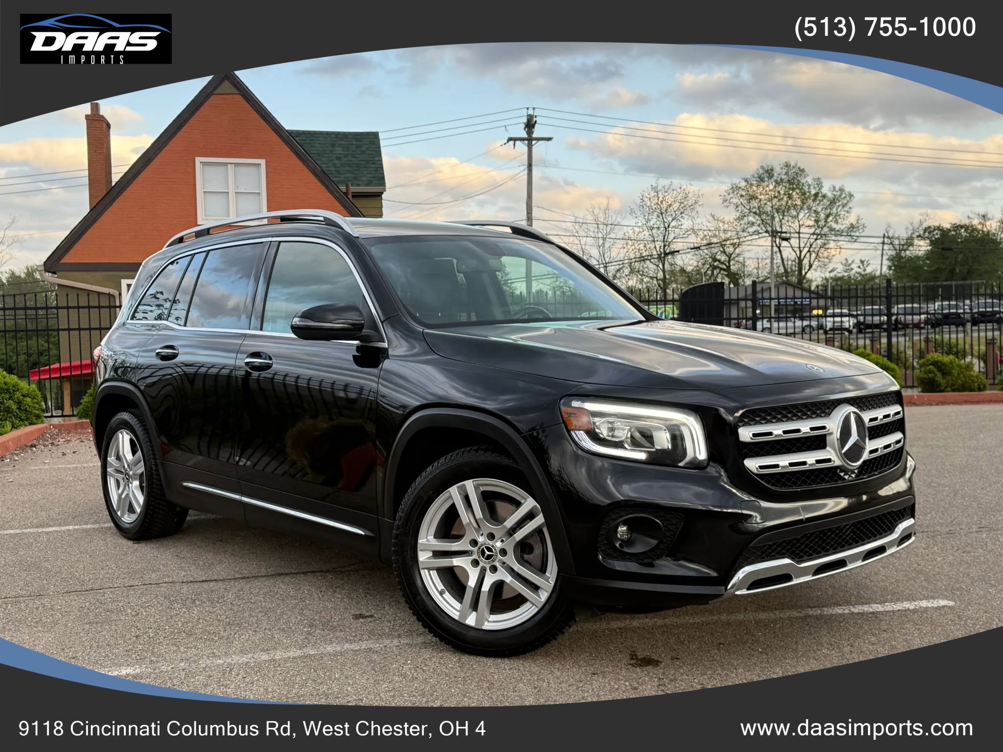 Used 2021 Mercedes-Benz GLB 250 4MATIC w/ Premium Package image 3
