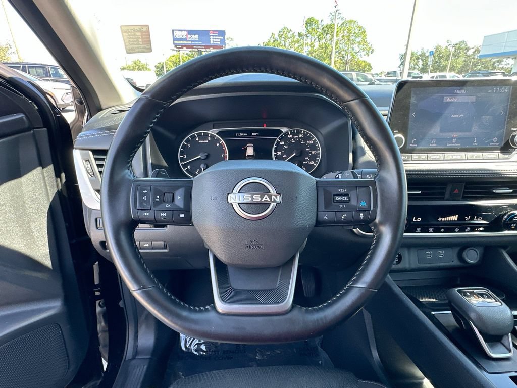 Used 2025 Nissan Rogue SV FWD image 11