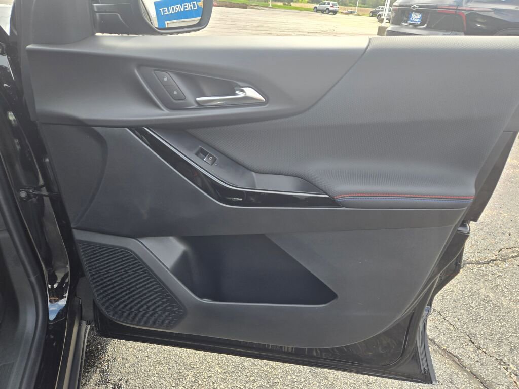 New 2026 Chevrolet Equinox RS w/ Safety and Technology Package AWD/4WD image 6