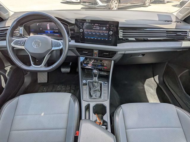 Used 2025 Volkswagen Jetta SE FWD image 15