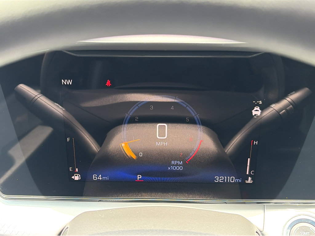 Used 2025 Chevrolet Trax LT FWD image 7