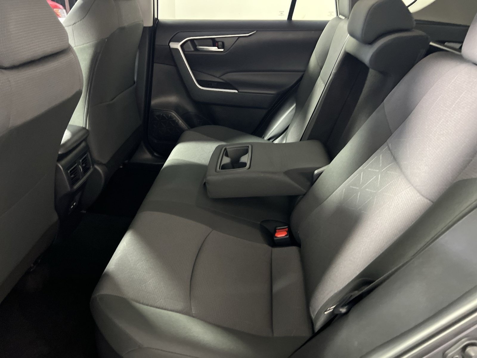Used 2025 Toyota RAV4 XLE AWD/4WD image 25