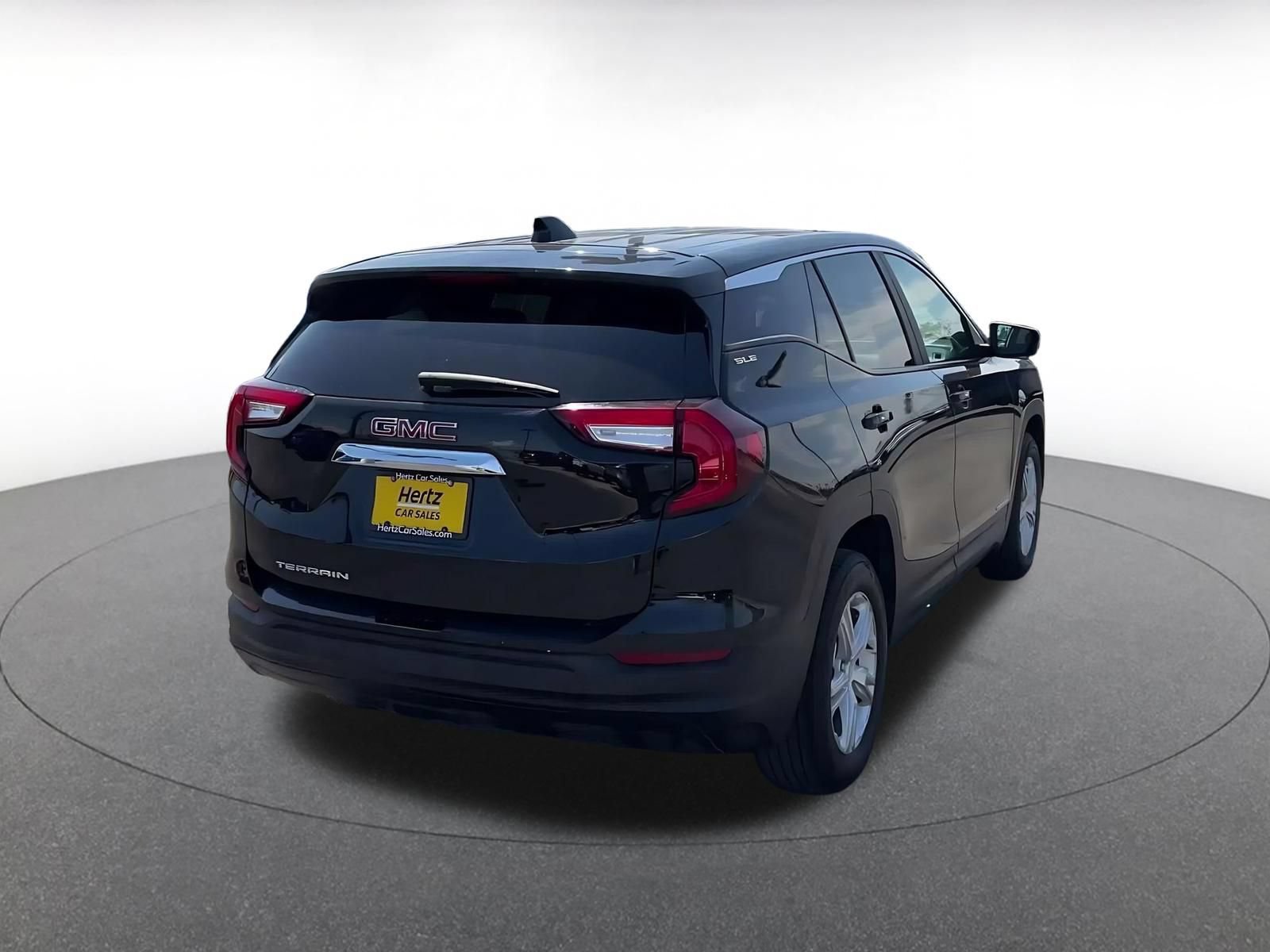 Used 2024 GMC Terrain SLE FWD image 14