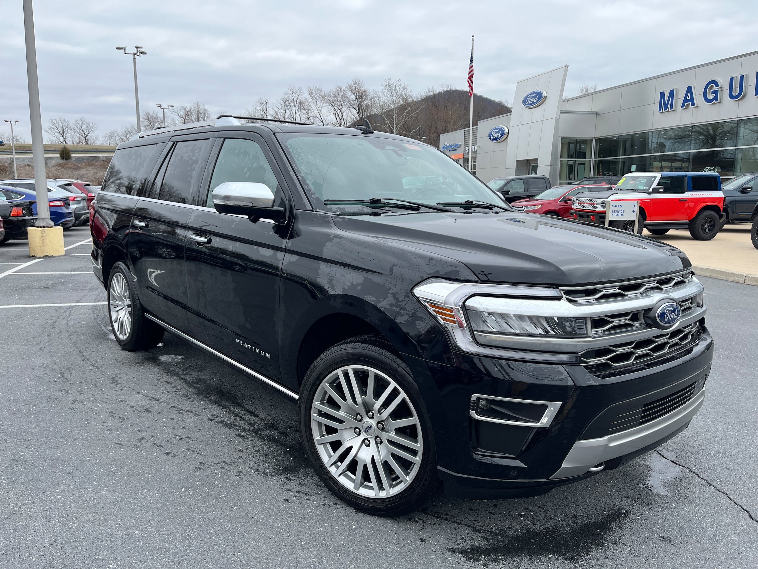 Certified 2023 Ford Expedition Max Platinum AWD/4WD image 3