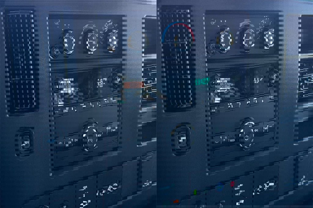 New 2025 Chevrolet Express 2500 w/ Enhanced Convenience Package image 20