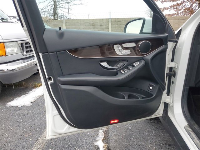 Used 2018 Mercedes-Benz GLC 300 4MATIC image 21