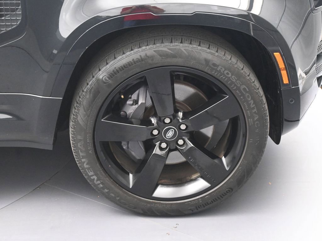 Used 2023 Land Rover Defender 130 X-Dynamic SE image 12