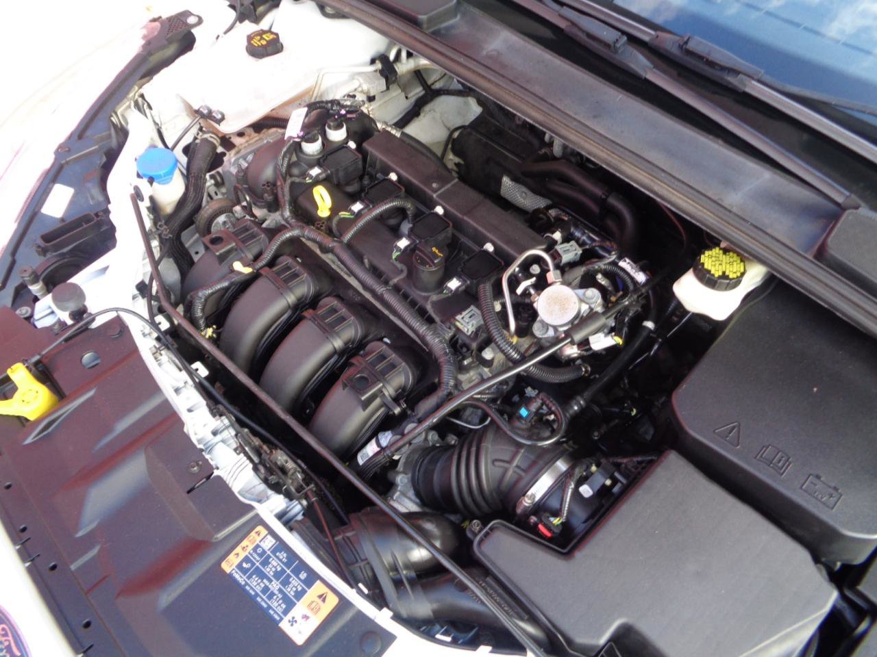 Used 2017 Ford Focus SE FWD image 3