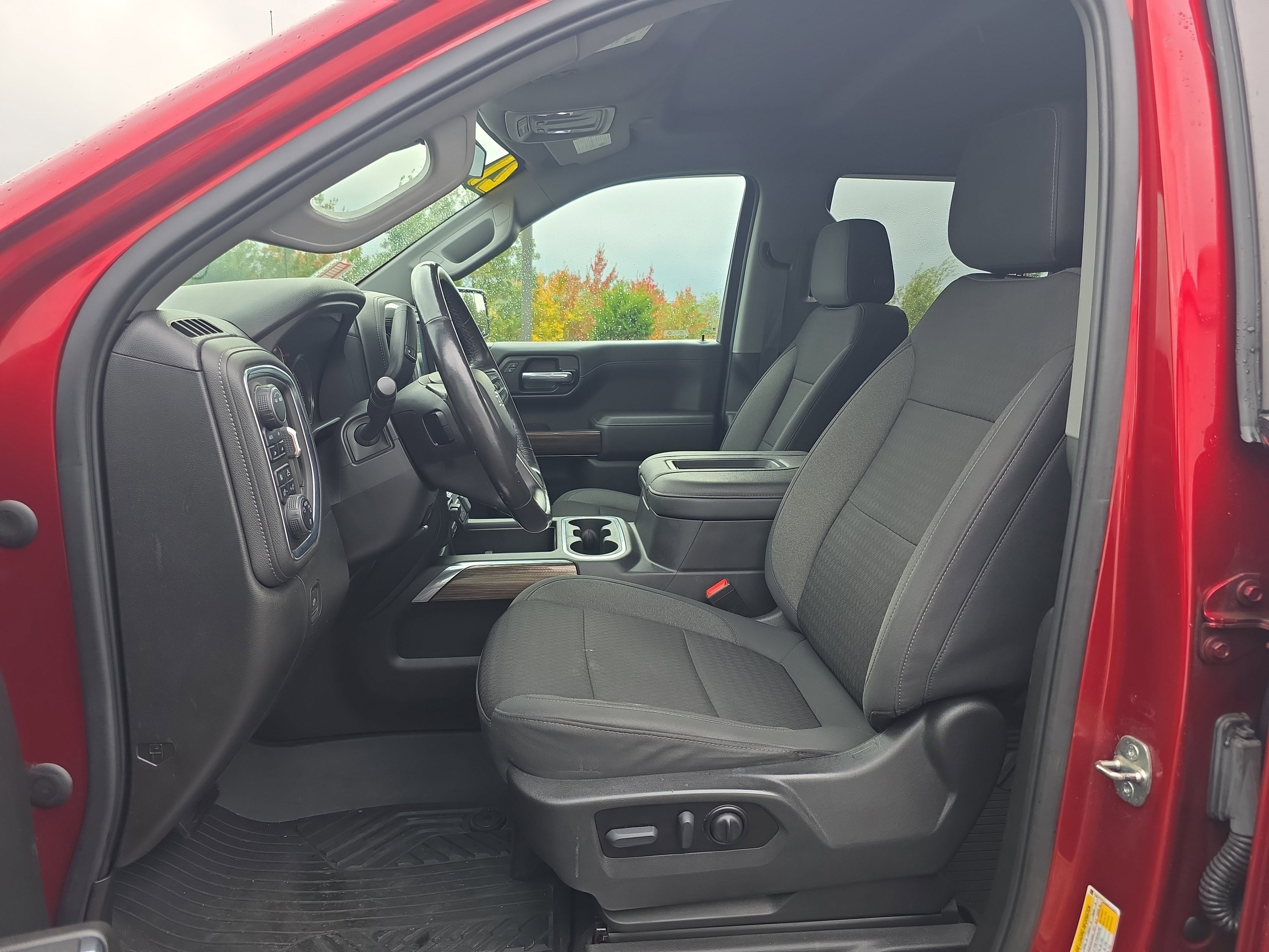 Used 2021 Chevrolet Silverado 1500 LT Trail Boss image 2