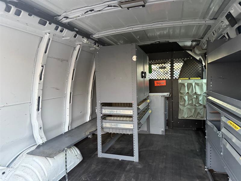 Used 2011 Chevrolet Express 2500 image 15