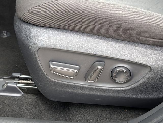 Used 2025 Toyota RAV4 XLE FWD image 24