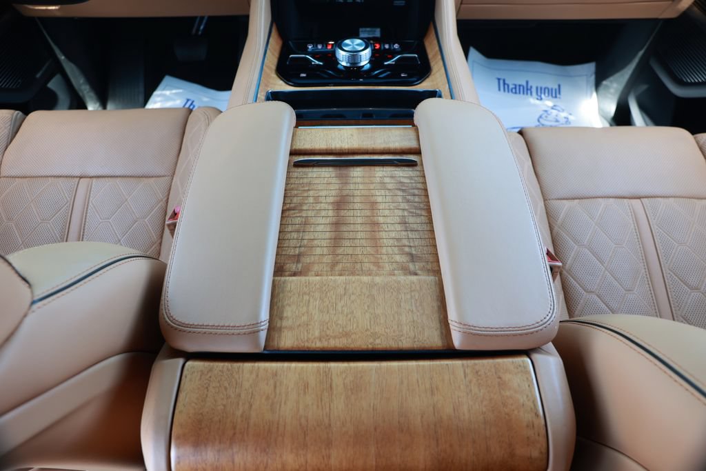 Used 2022 Jeep Grand Wagoneer Series III AWD/4WD image 35