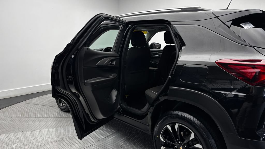 Used 2023 Chevrolet TrailBlazer LT AWD/4WD image 29