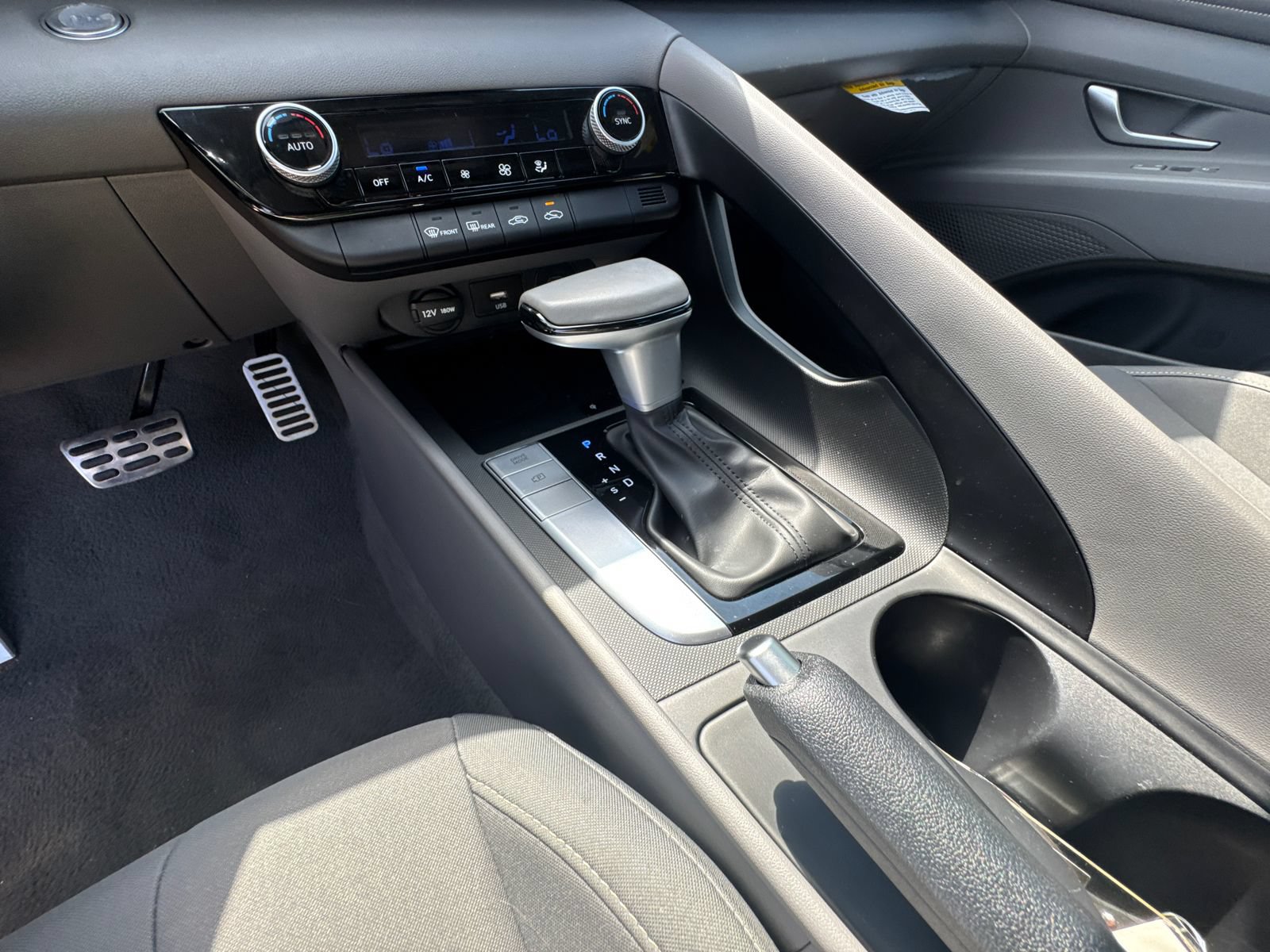 Certified 2026 Hyundai Elantra Sport FWD image 30