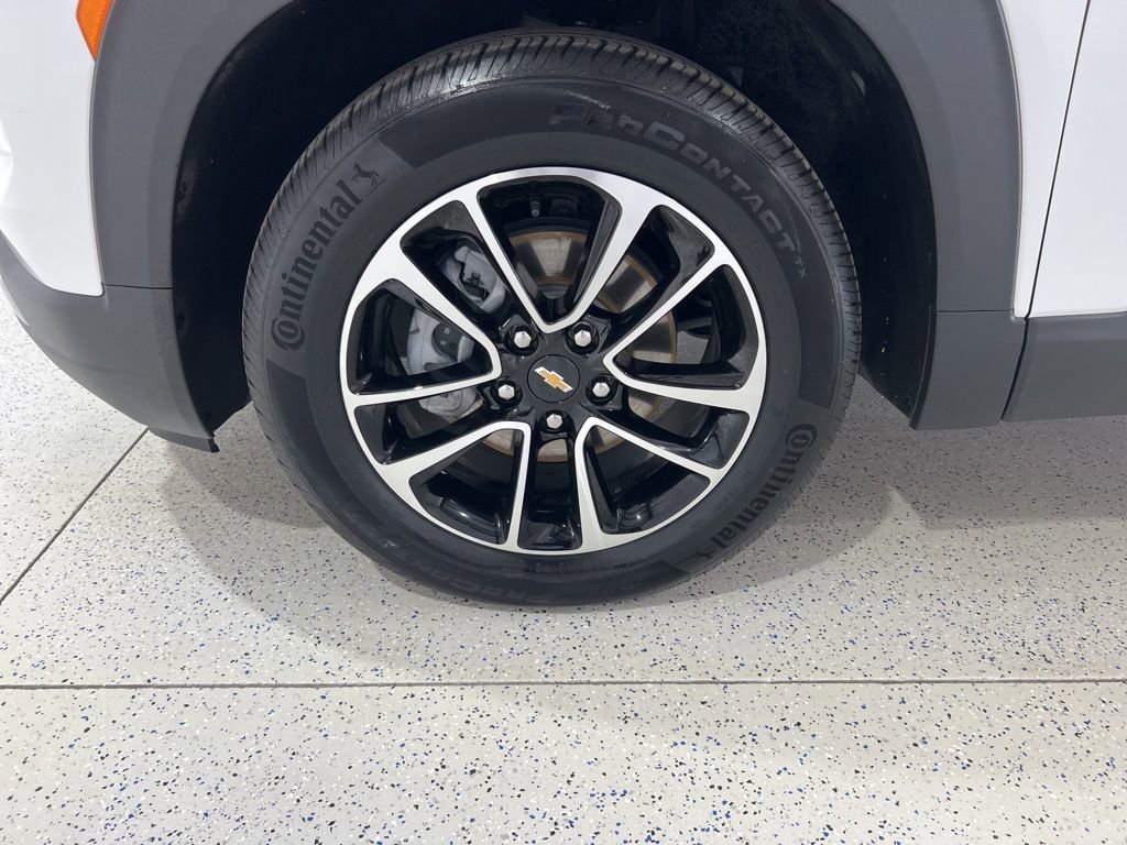 Used 2025 Chevrolet TrailBlazer LT w/ Driver Confidence Package FWD image 29