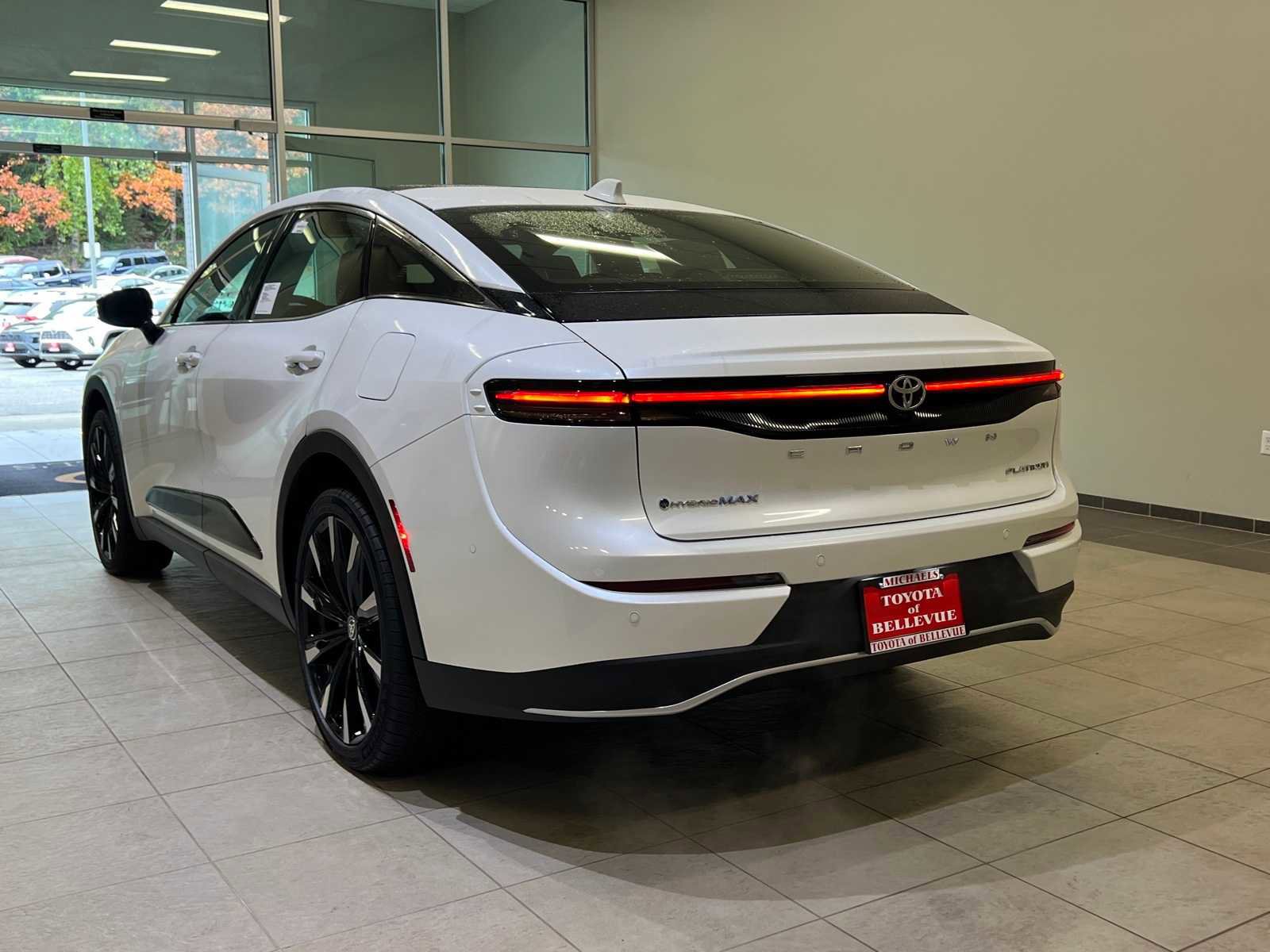 New 2026 Toyota Crown Platinum image 4