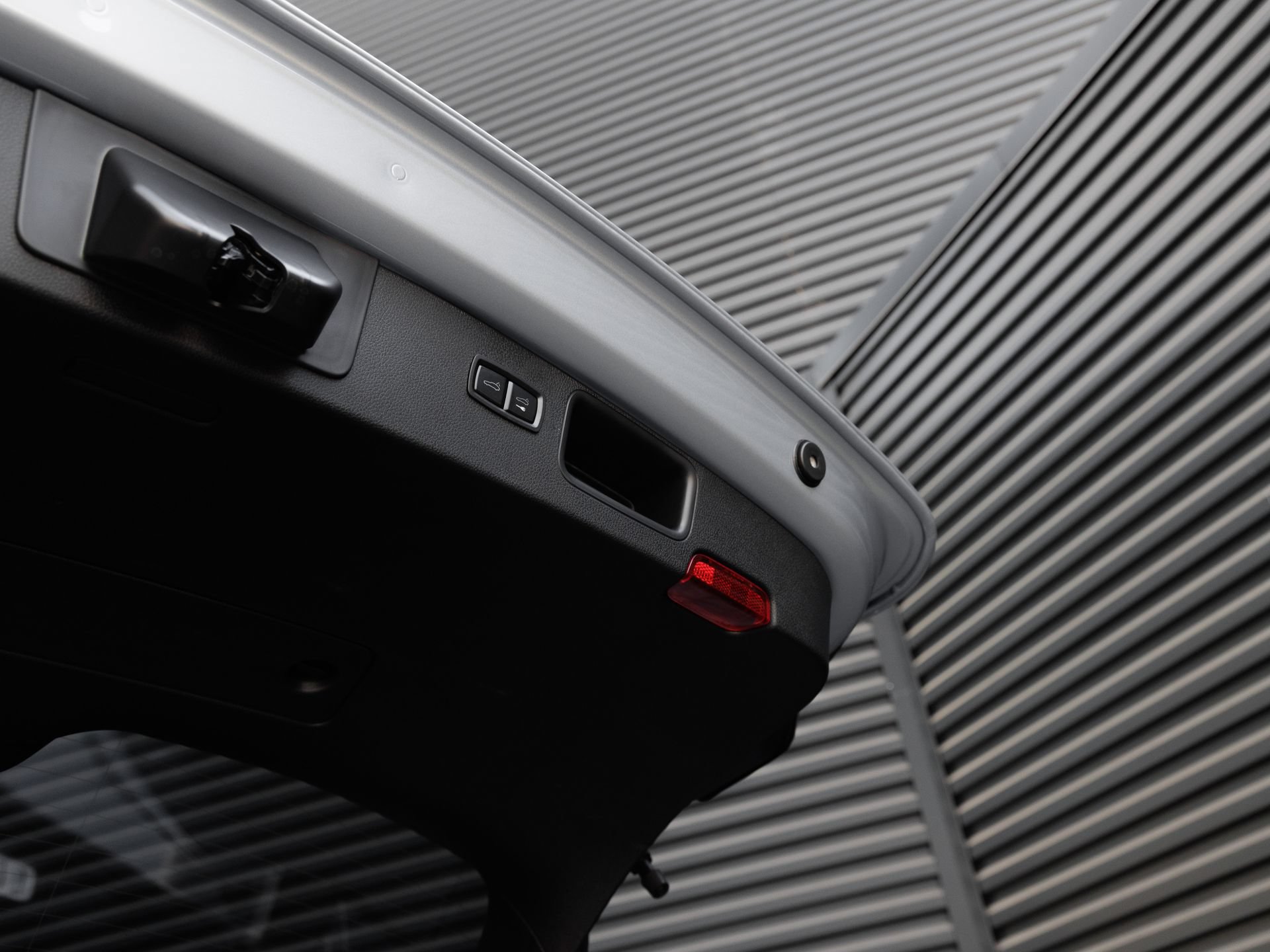 Certified 2026 Porsche Macan AWD/4WD image 28