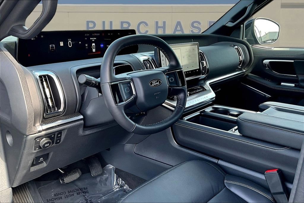 New 2026 Ford Expedition Platinum w/ Stealth Performance Package image 7
