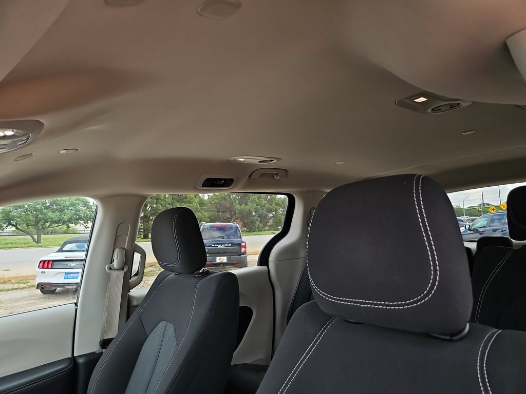 Used 2023 Chrysler Voyager LX FWD image 19